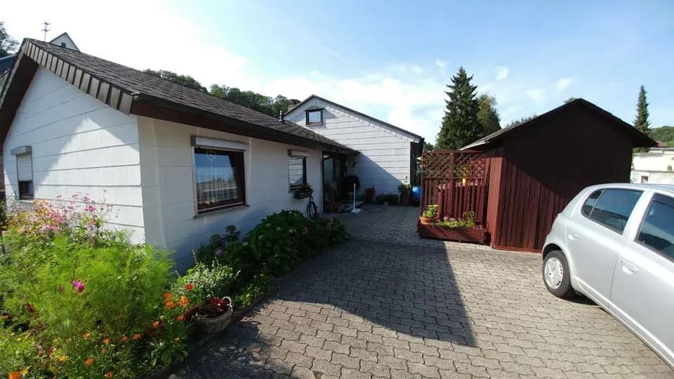 Bungalow mit zwei Wohnungen in Ravensburg, Foto 1